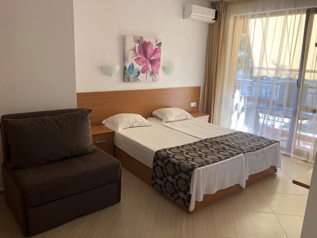 Time Out Hotell Sozopol Exteriör bild