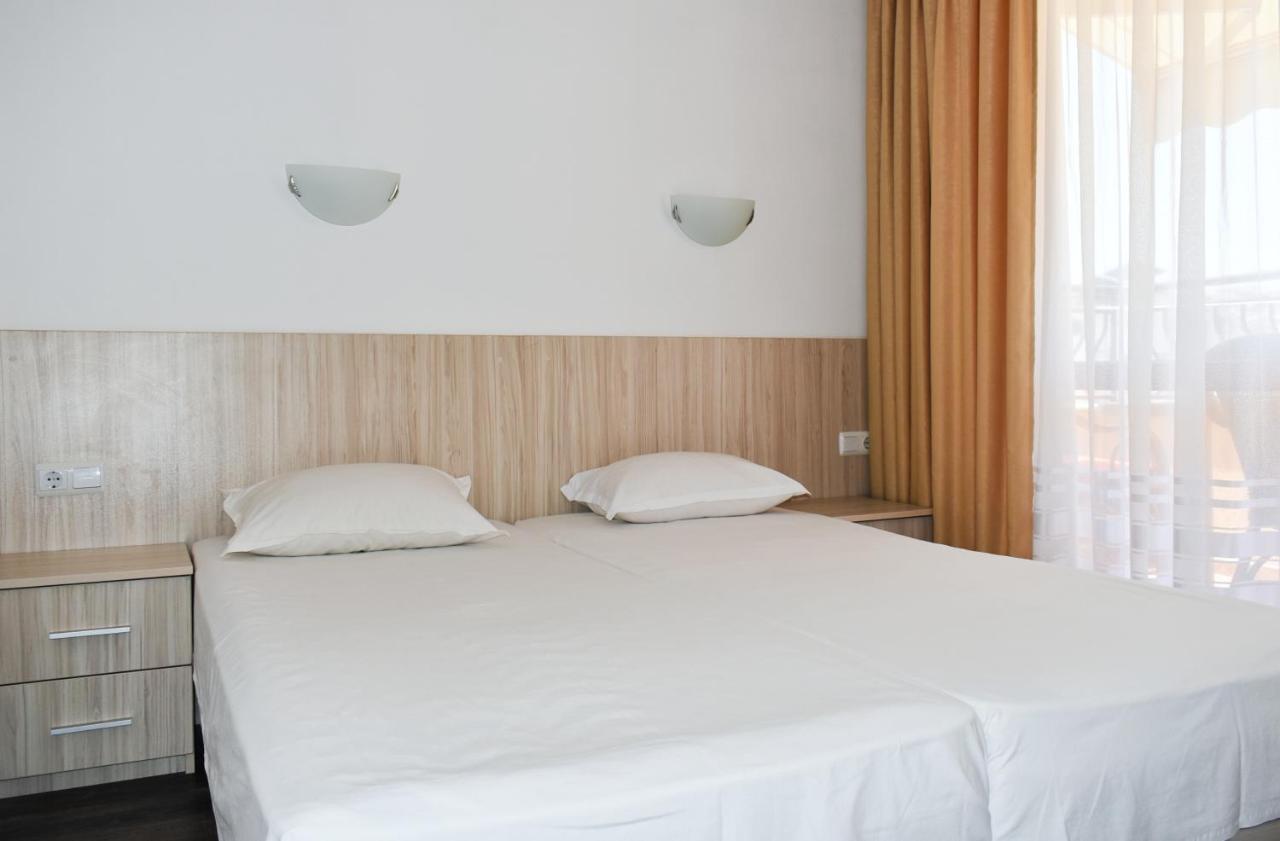 Time Out Hotell Sozopol Exteriör bild
