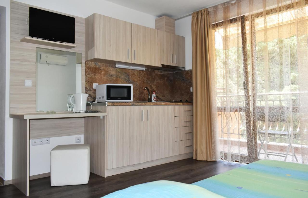 Time Out Hotell Sozopol Exteriör bild