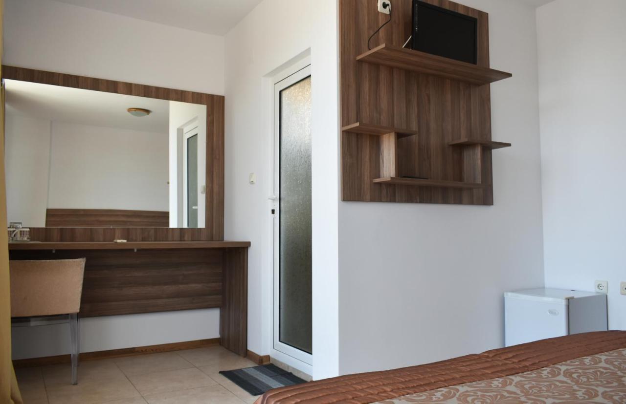 Time Out Hotell Sozopol Exteriör bild