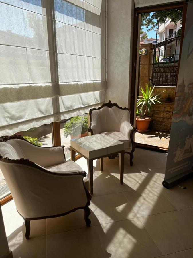 Time Out Hotell Sozopol Exteriör bild